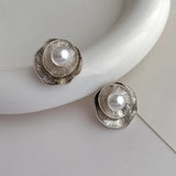 Vintage Srebrne Kolczyki z Perłowym Płatkiem